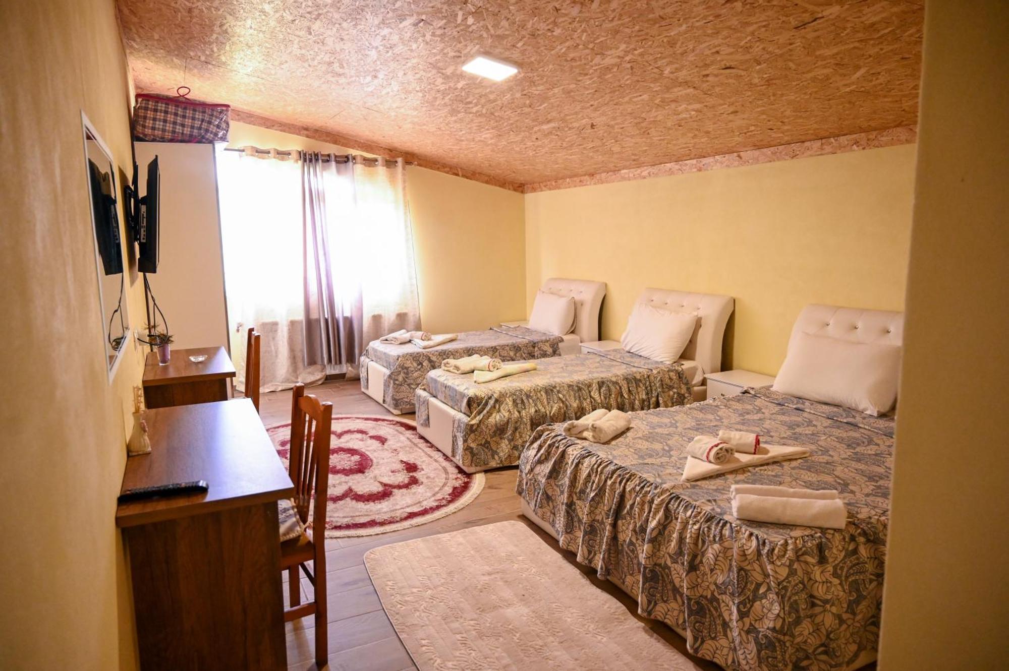 Отель Joni Restaurant Bucimas Экстерьер фото