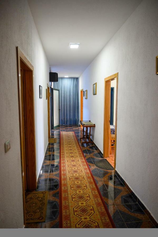 Отель Joni Restaurant Bucimas Экстерьер фото