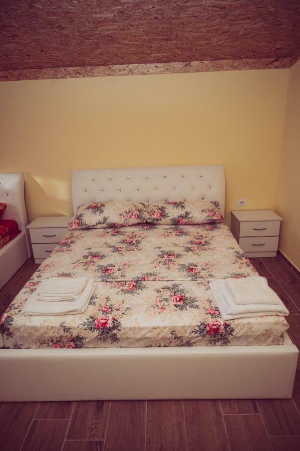 Отель Joni Restaurant Bucimas Экстерьер фото