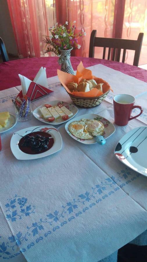 Отель Joni Restaurant Bucimas Экстерьер фото